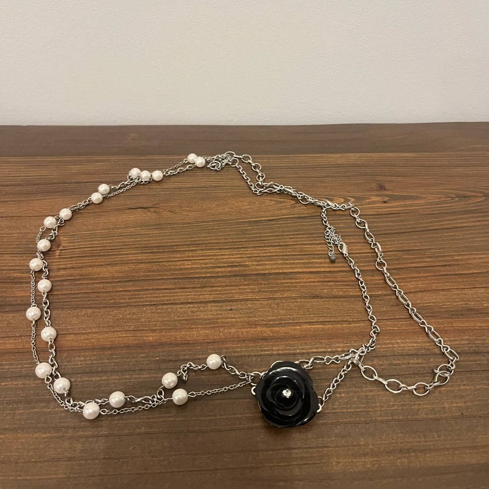 Necklace - Flower - pearl Like, Chain. Good Condition